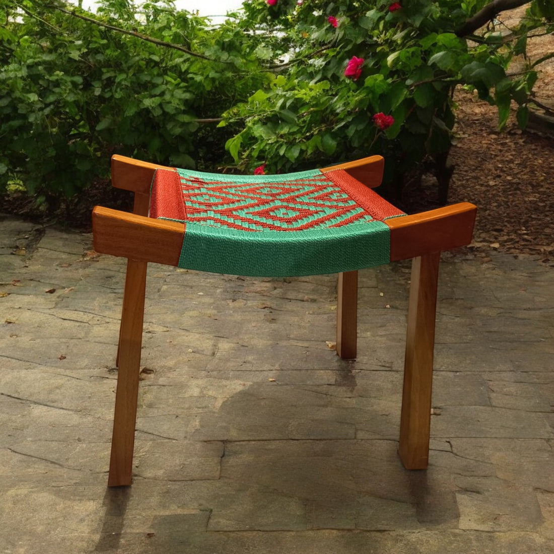 Zari | Bench
