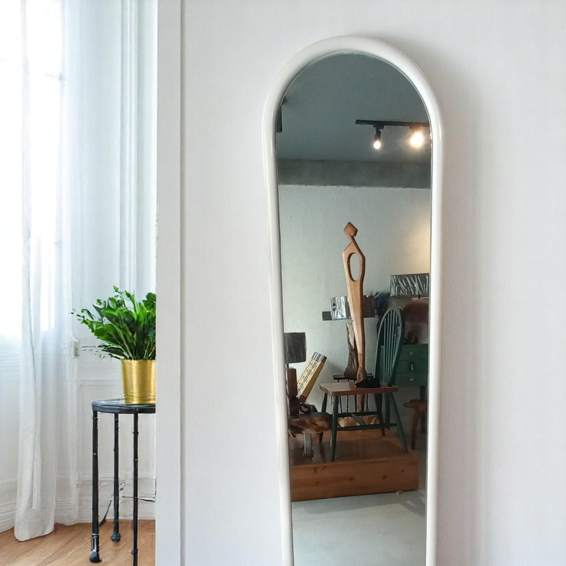Lina Arch | Mirror